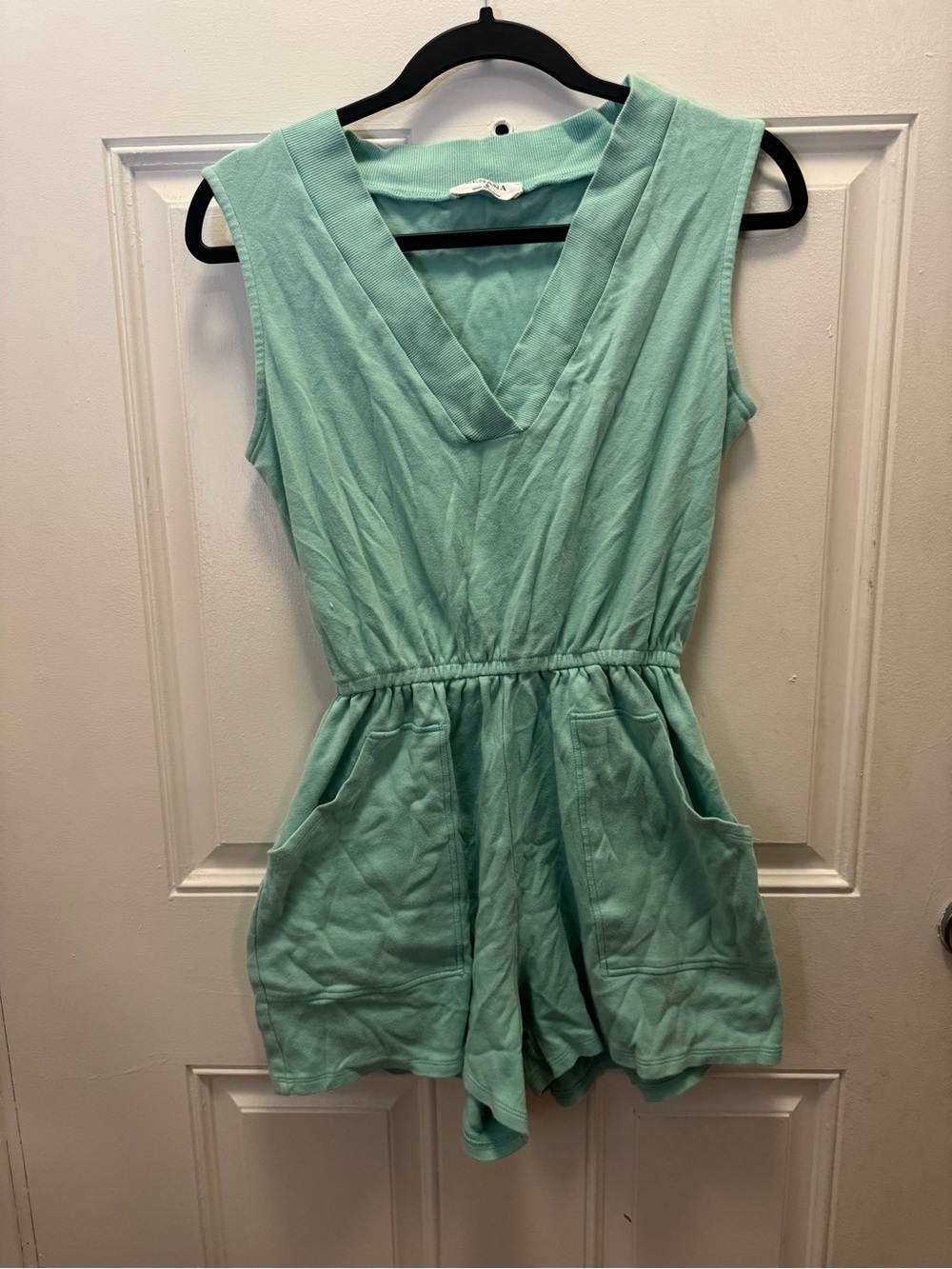 Zenana Outfitters Mint Green Sleeveless V-Neck Romper 0327